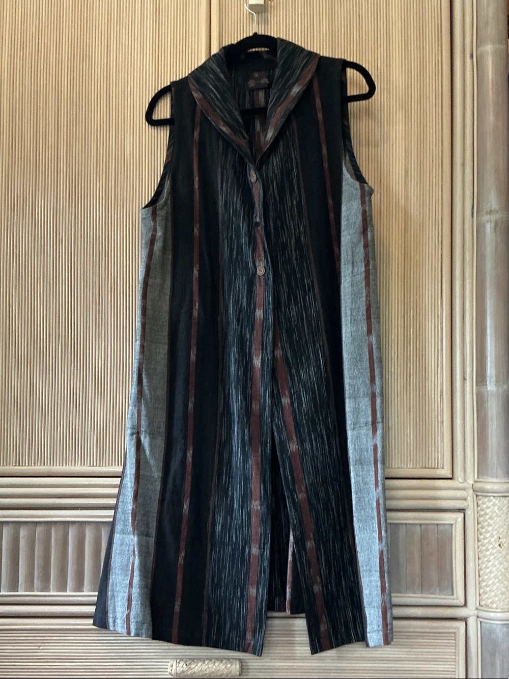 Sleeveless Long Button-Front Vest with Vertical Stripe Detail